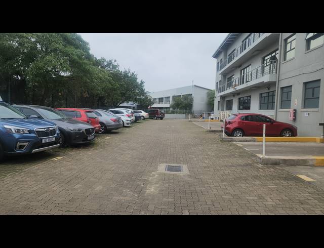 200M² OFFICE TO LET IN RIVERHORSE VALLEY